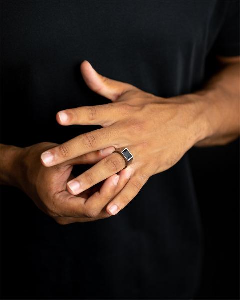 Siegelring aus Titan mit schwarzem Achatstein - Credo Silver Black